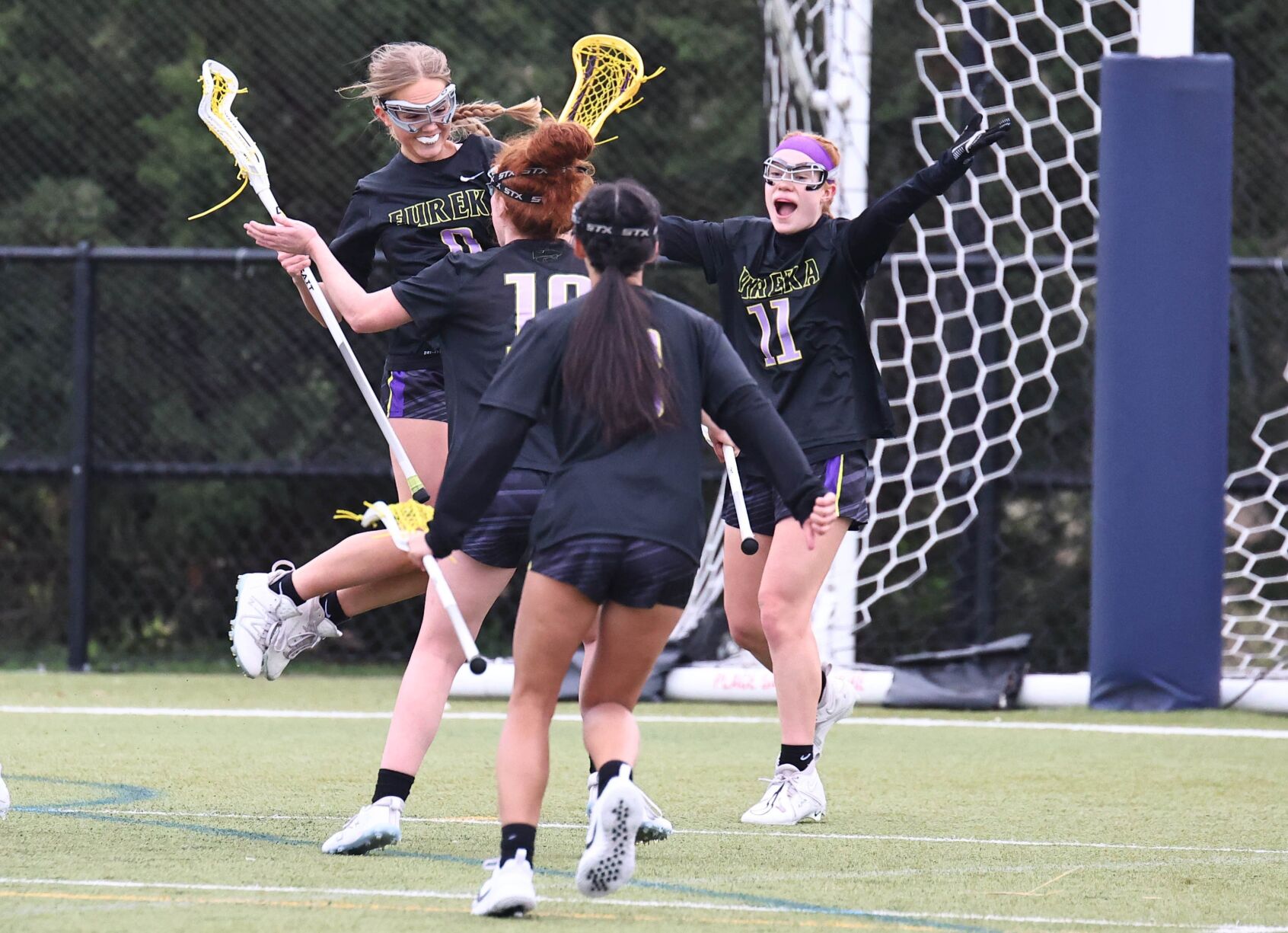Wentzville 8, Eureka 7